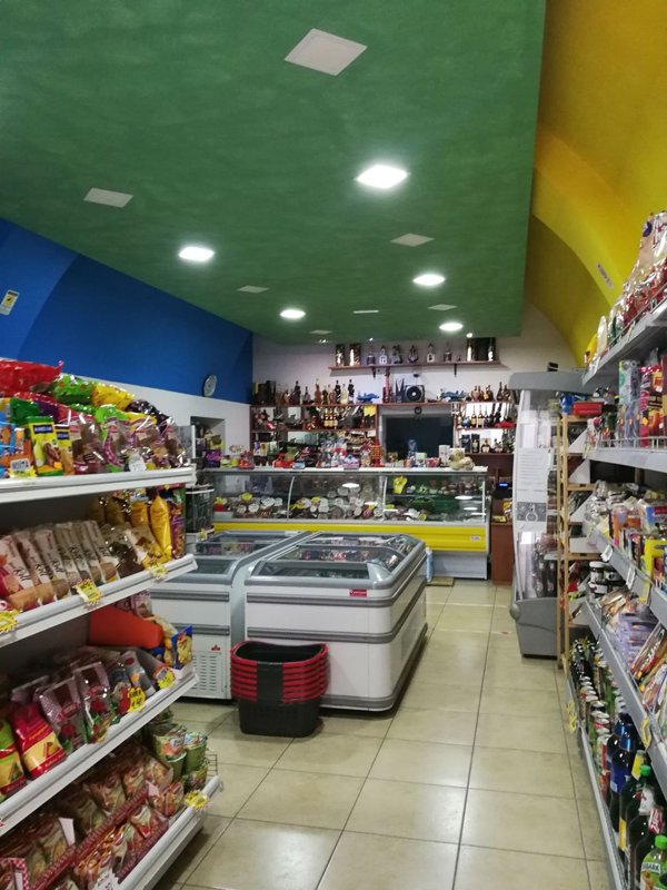 locale commerciale in vendita a Scafati