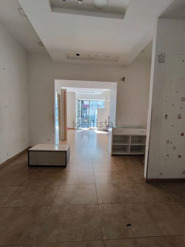 locale commerciale in vendita a Scafati in zona Centro Città