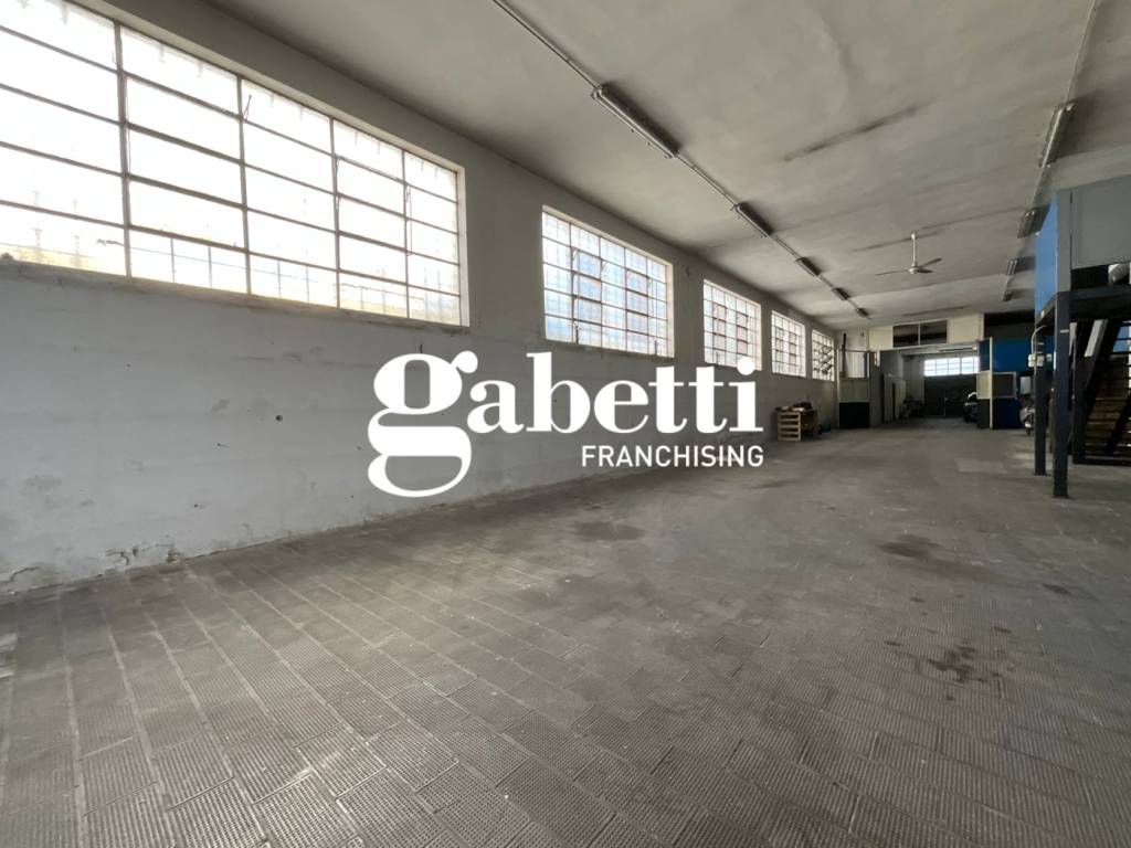 locale commerciale in vendita a Scafati in zona Centro Città