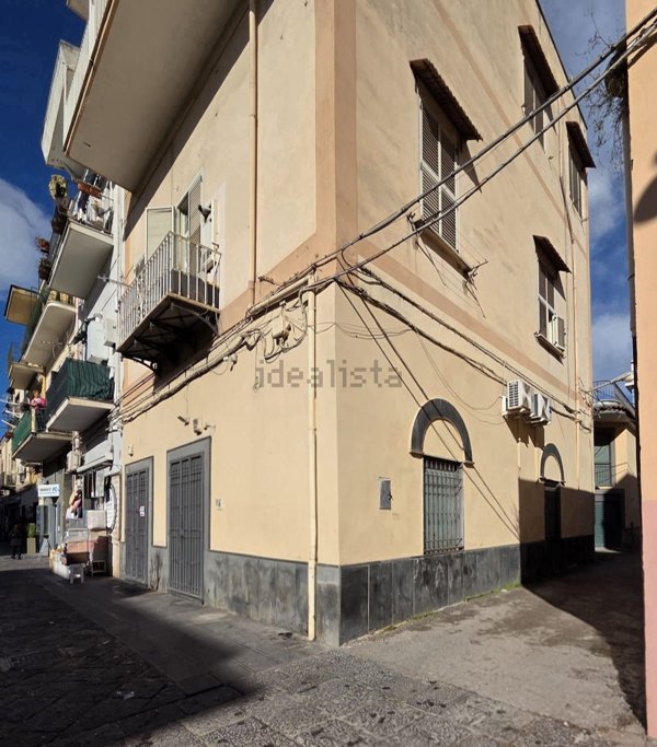 locale commerciale in vendita a Scafati