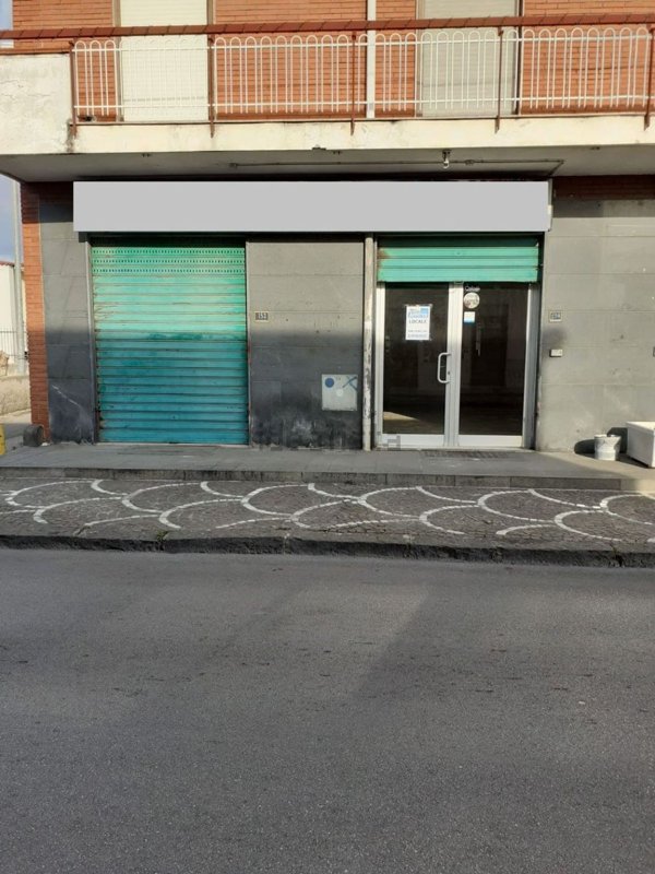 locale commerciale in vendita a Scafati