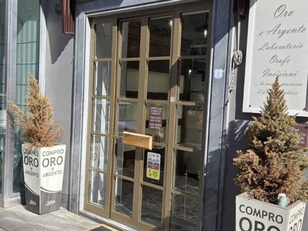 negozio in vendita a Scafati in zona Centro Città