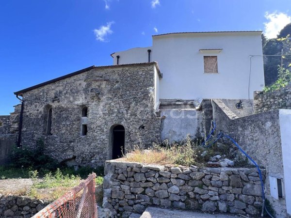 casa indipendente in vendita a Scala