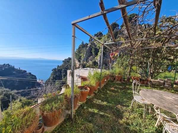 casa indipendente in vendita a Scala