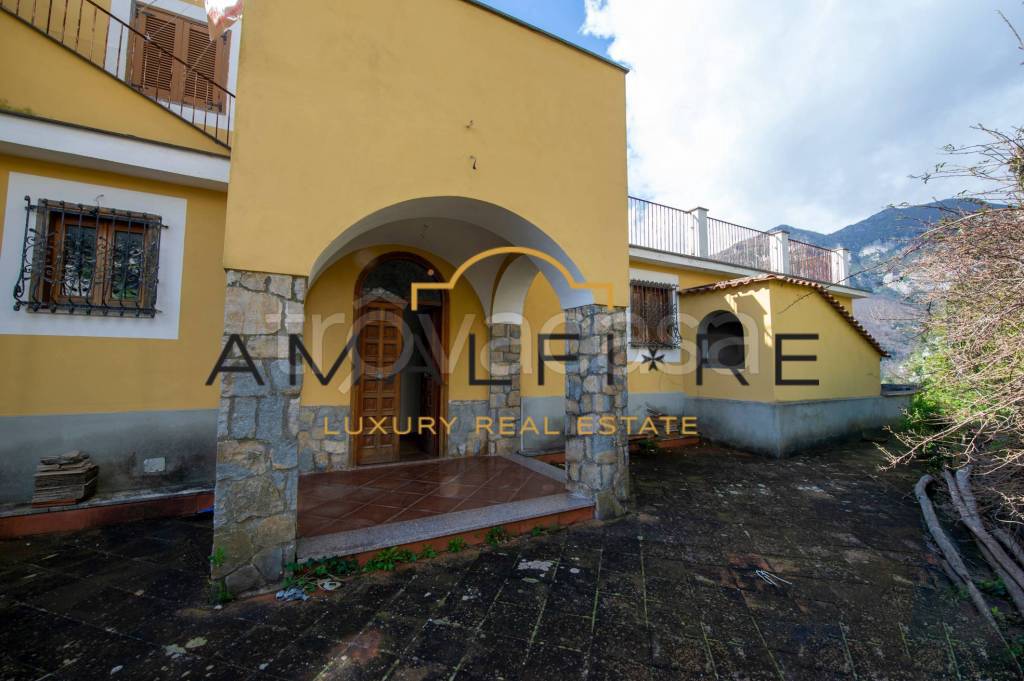 casa indipendente in vendita a Scala