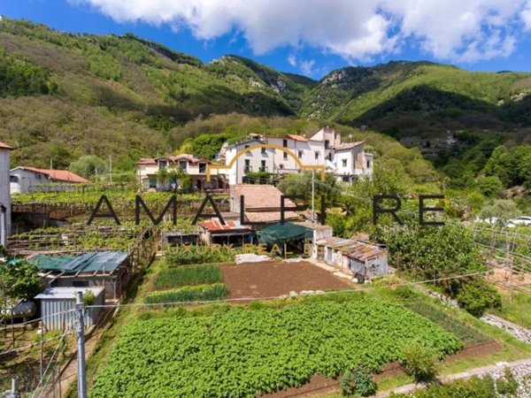 casa indipendente in vendita a Scala
