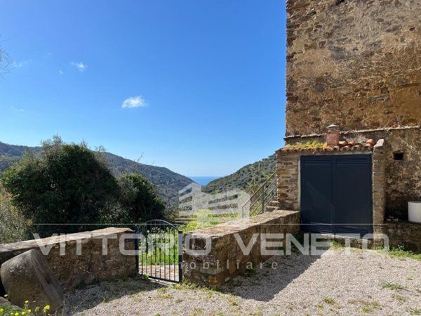 casa indipendente in vendita a Serramezzana in zona Capograssi