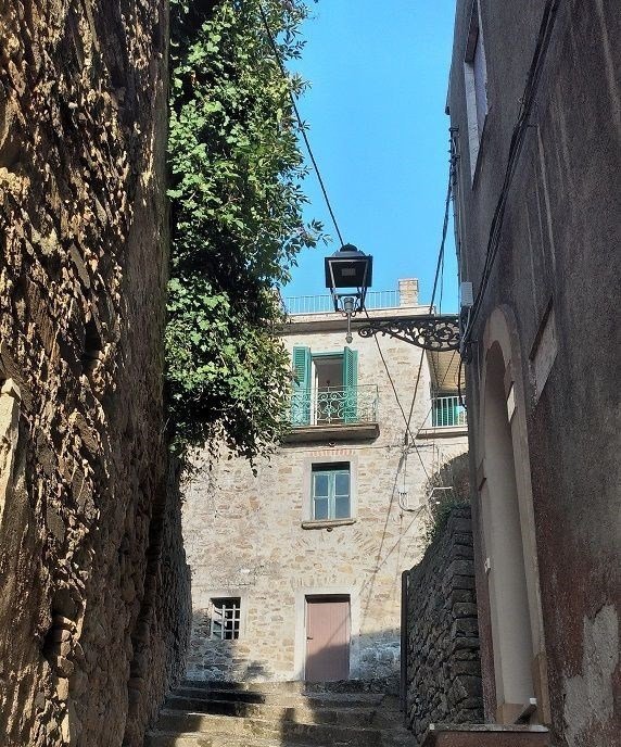 casa indipendente in vendita a Serramezzana
