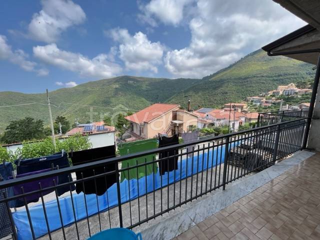 casa indipendente in vendita a Serramezzana