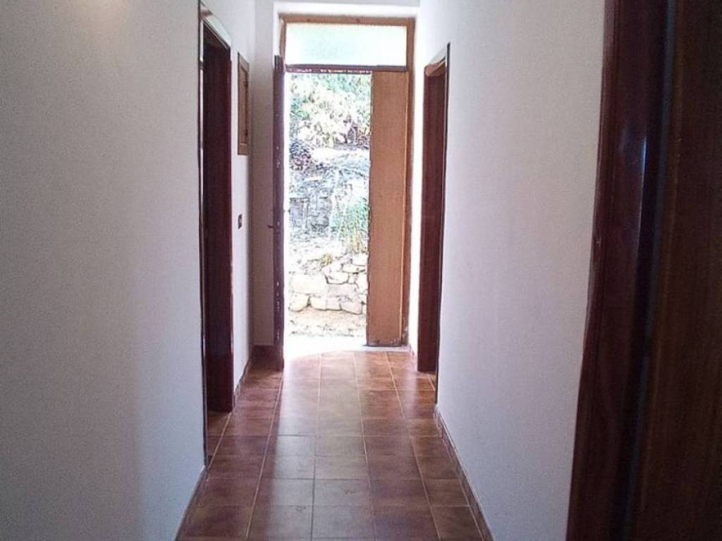 casa indipendente in vendita a Serramezzana