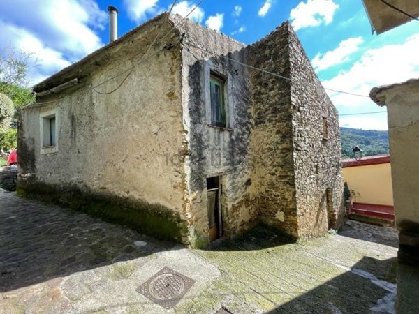 casale in vendita a Serramezzana in zona Capograssi