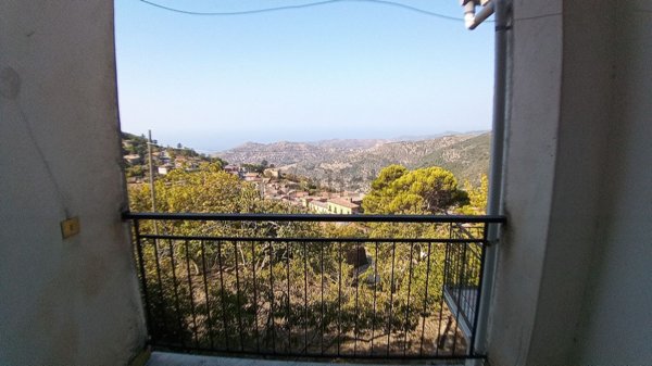 casa indipendente in vendita a Serramezzana