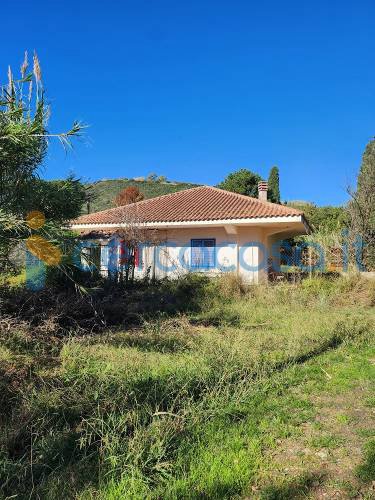 casa indipendente in vendita a Serramezzana
