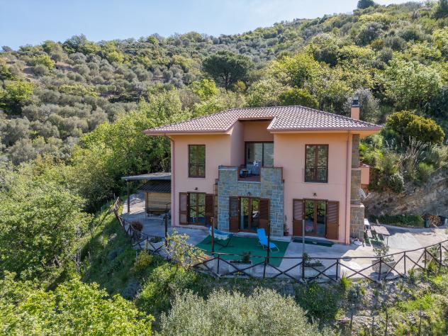 casa indipendente in vendita a Serramezzana