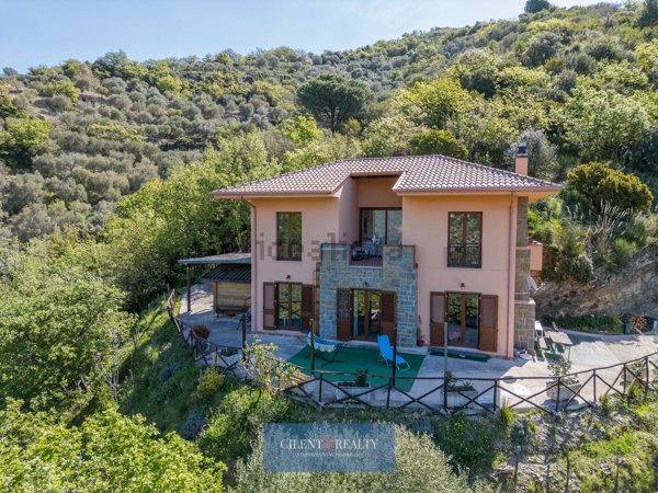casa indipendente in vendita a Serramezzana in zona Capograssi