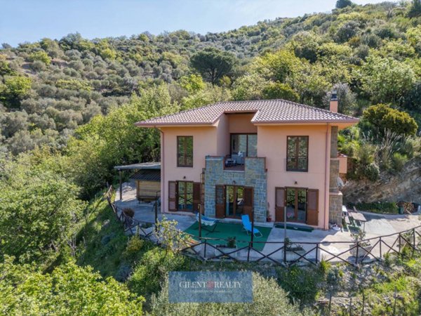 casa indipendente in vendita a Serramezzana