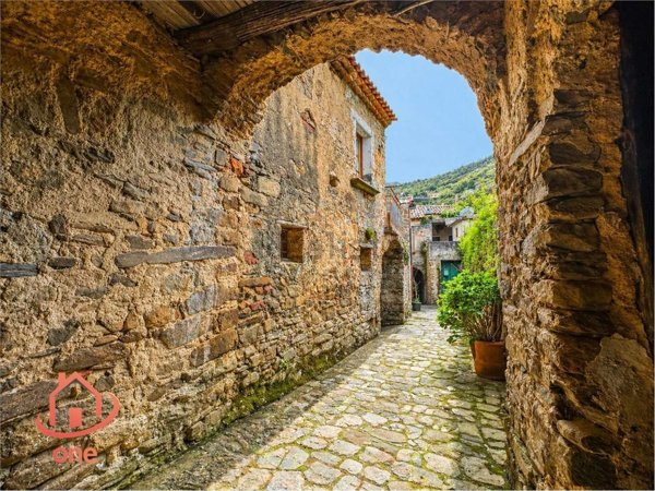 casa indipendente in vendita a Serramezzana