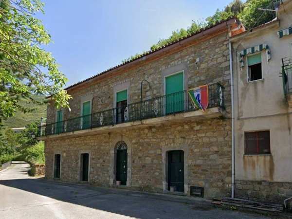 casa indipendente in vendita a Serramezzana