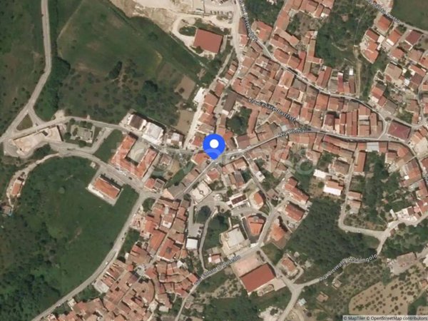 casa indipendente in vendita a Serre