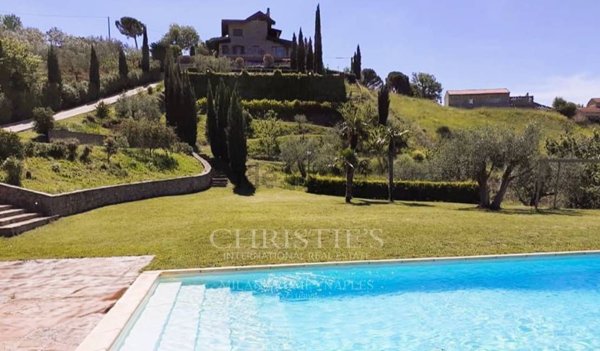 casa indipendente in vendita a Serre