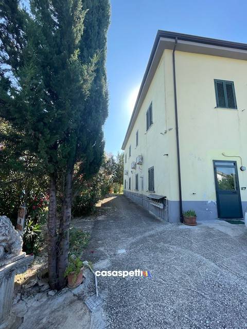casa indipendente in vendita a Serre