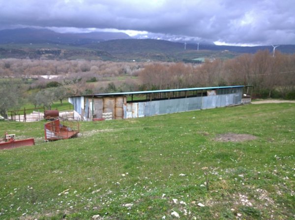 casa indipendente in vendita a Serre