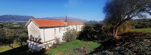 casa indipendente in vendita a Serre in zona Persano