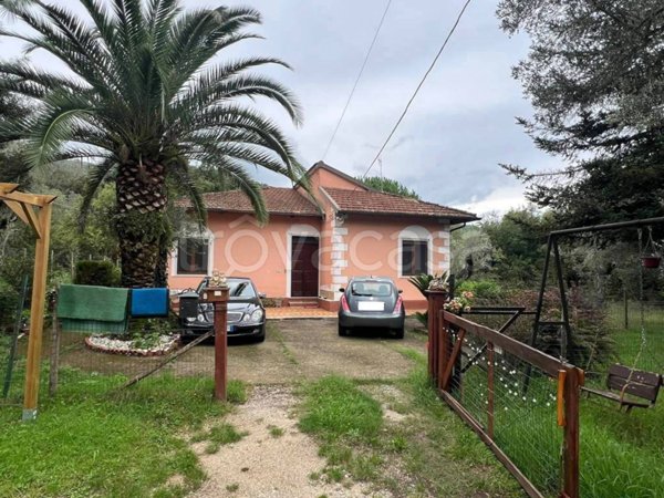 casa indipendente in vendita a Sessa Cilento in zona Santa Lucia