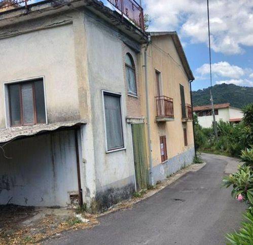 casa indipendente in vendita a Sessa Cilento