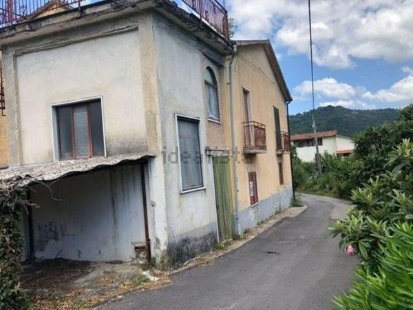 casa indipendente in vendita a Sessa Cilento