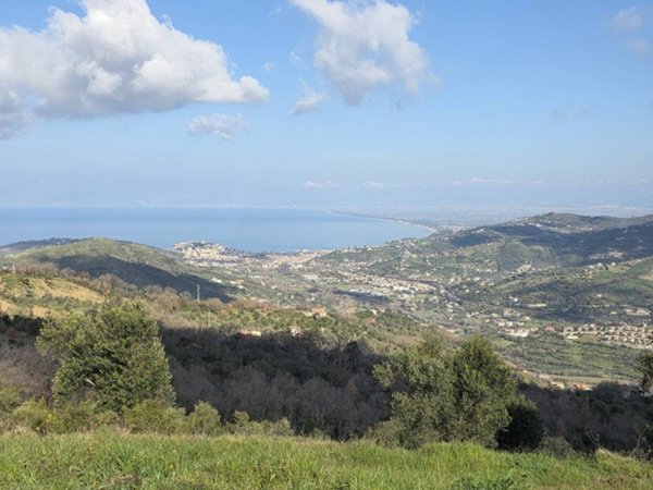 casa indipendente in vendita a Sessa Cilento