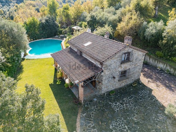 casa indipendente in vendita a Sessa Cilento