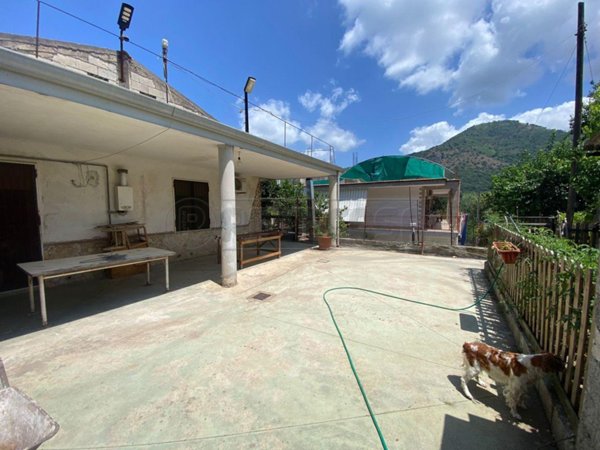 casa indipendente in vendita a Siano