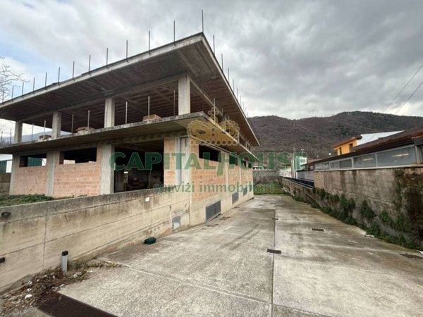 locale di sgombero in vendita a Siano