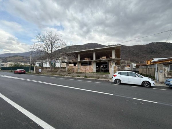 locale commerciale in vendita a Siano