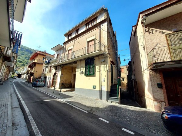 casa indipendente in vendita a Siano