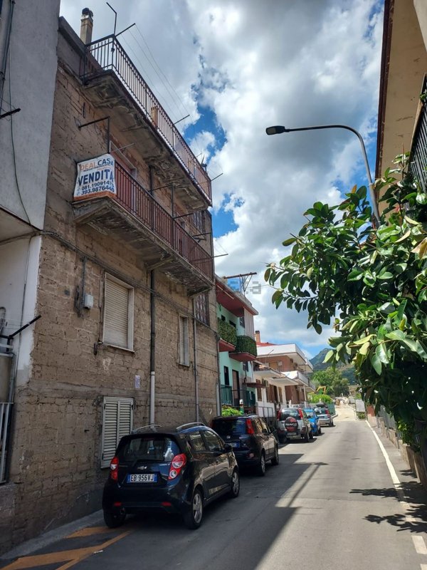 casa indipendente in vendita a Siano