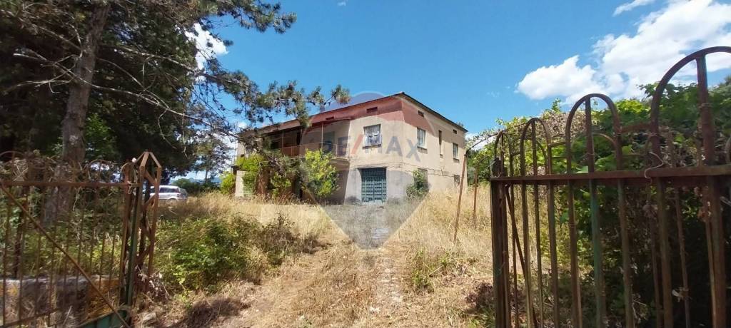 casa indipendente in vendita a Sicignano degli Alburni