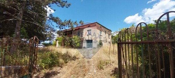 casale in vendita a Sicignano degli Alburni