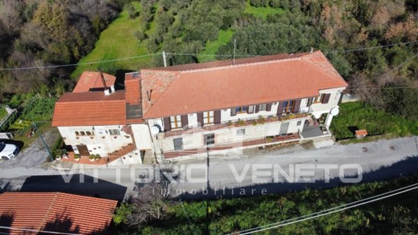 casa indipendente in vendita a Stella Cilento