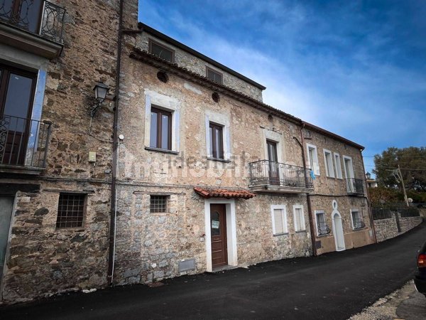casa indipendente in vendita a Stella Cilento in zona San Giovanni