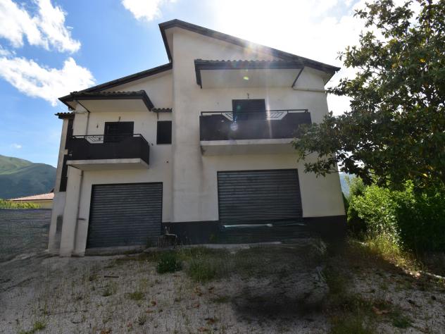 casa indipendente in vendita a Teggiano in zona Prato Perillo