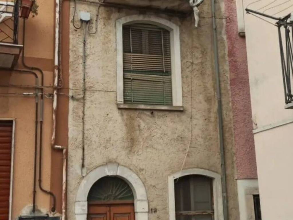 casa indipendente in vendita a Teggiano in zona Macchiaroli