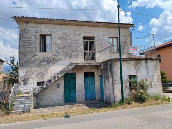 casa indipendente in vendita a Teggiano in zona Prato Perillo