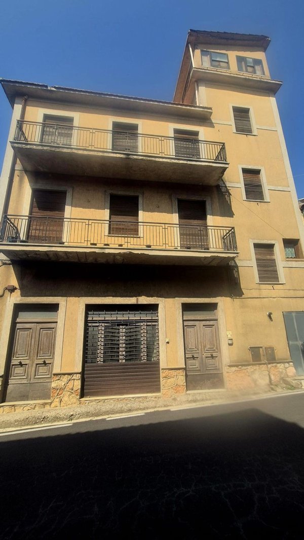 casa indipendente in vendita a Teggiano