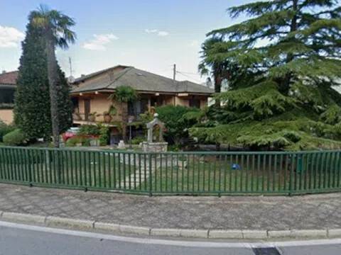 casa indipendente in vendita a Teggiano in zona Macchiaroli