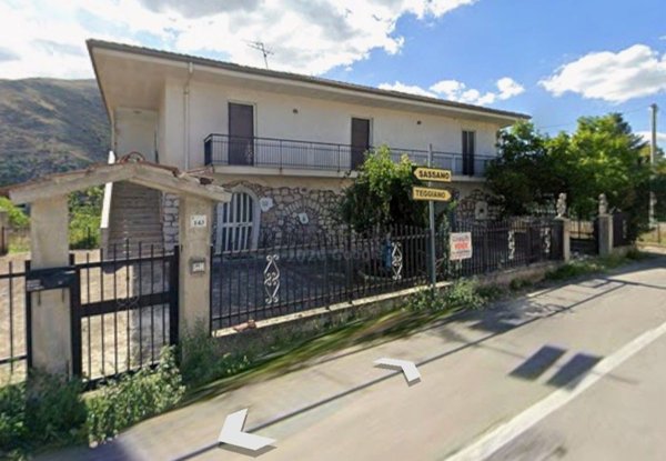 casa indipendente in vendita a Teggiano in zona Macchiaroli