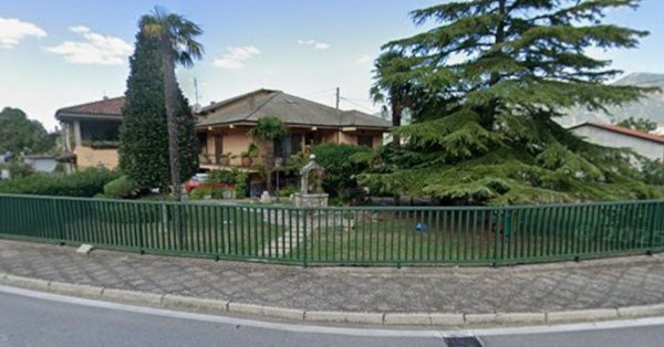 casa indipendente in vendita a Teggiano in zona Macchiaroli