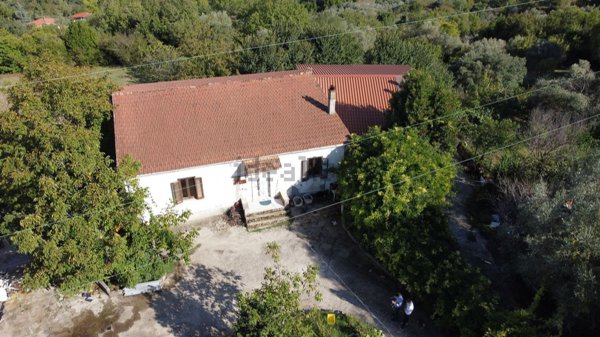 casa indipendente in vendita a Torchiara