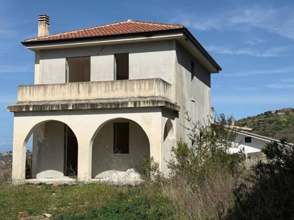 casa indipendente in vendita a Torchiara